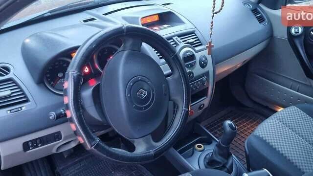 Красный Рено Меган, объемом двигателя 1.46 л и пробегом 283 тыс. км за 4700 $, фото 16 на Automoto.ua