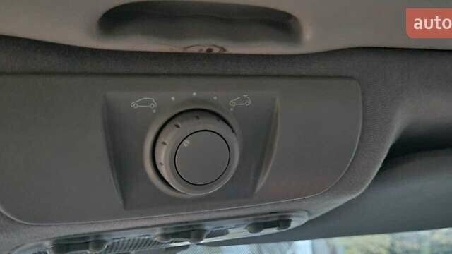 Красный Рено Меган, объемом двигателя 1.46 л и пробегом 283 тыс. км за 4700 $, фото 14 на Automoto.ua