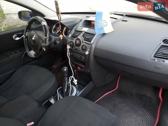 Красный Рено Меган, объемом двигателя 1.5 л и пробегом 190 тыс. км за 3000 $, фото 7 на Automoto.ua