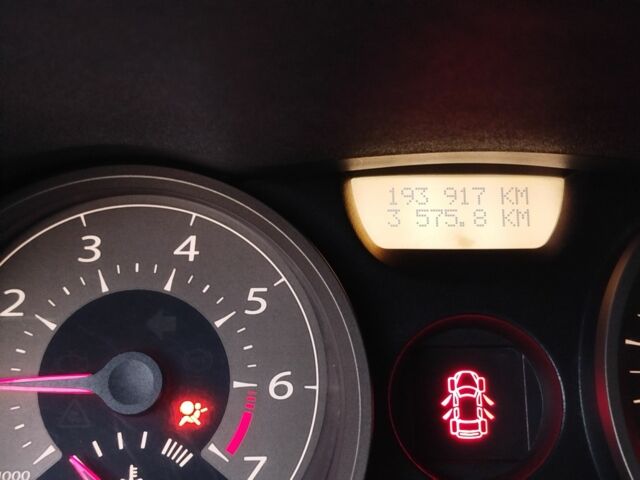 Червоний Рено Меган, об'ємом двигуна 1.6 л та пробігом 194 тис. км за 5000 $, фото 8 на Automoto.ua