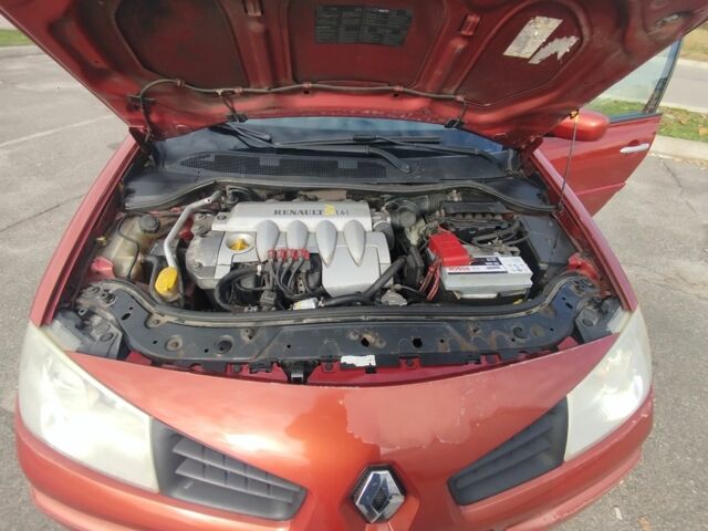 Рено Меган 2006 в Броварах на Automoto.ua Красный Рено Меган, объемом двигателя 1.6 л и пробегом 201 тыс. км за 5300 $, фото 14 на Automoto.ua