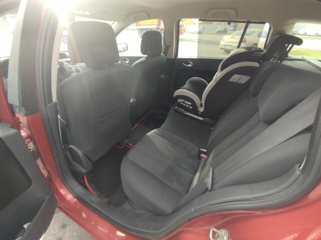 Рено Меган 2006 в Броварах на Automoto.ua Красный Рено Меган, объемом двигателя 1.6 л и пробегом 201 тыс. км за 5300 $, фото 19 на Automoto.ua