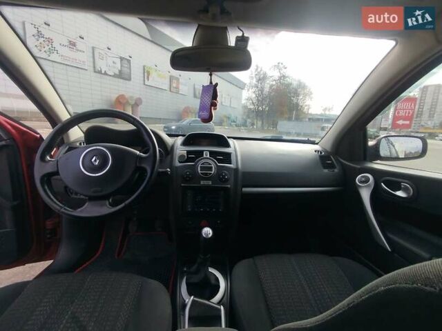 Рено Меган 2006 в Броварах на Automoto.ua Красный Рено Меган, объемом двигателя 1.6 л и пробегом 201 тыс. км за 5300 $, фото 13 на Automoto.ua