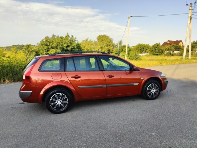 Красный Рено Меган, объемом двигателя 1.6 л и пробегом 108 тыс. км за 5200 $, фото 2 на Automoto.ua