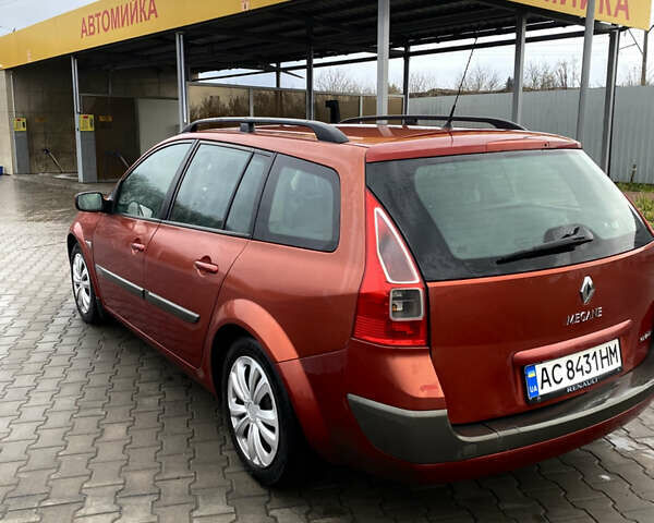 Красный Рено Меган, объемом двигателя 1.6 л и пробегом 209 тыс. км за 4500 $, фото 1 на Automoto.ua