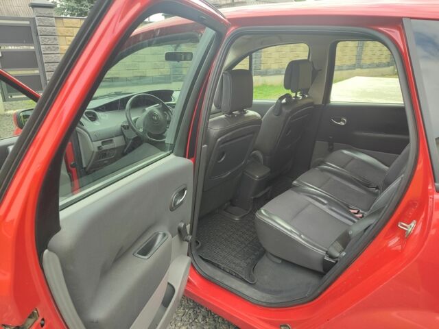 Красный Рено Меган, объемом двигателя 1.39 л и пробегом 234 тыс. км за 4200 $, фото 5 на Automoto.ua