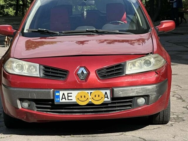 Красный Рено Меган, объемом двигателя 1.6 л и пробегом 243 тыс. км за 3400 $, фото 4 на Automoto.ua
