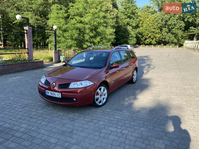 Красный Рено Меган, объемом двигателя 1.6 л и пробегом 280 тыс. км за 4500 $, фото 8 на Automoto.ua