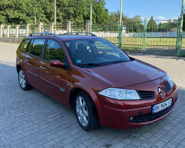 Рено Меган 2006 в Владимирце на Automoto.ua Красный Рено Меган, объемом двигателя 1.6 л и пробегом 281 тыс. км за 4500 $, фото 9 на Automoto.ua