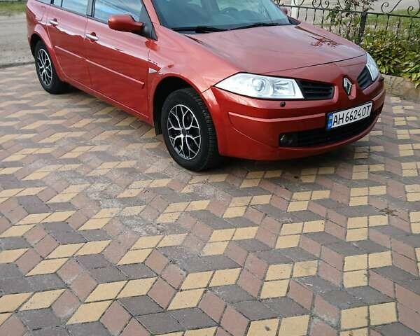 Красный Рено Меган, объемом двигателя 1.6 л и пробегом 164 тыс. км за 4300 $, фото 3 на Automoto.ua