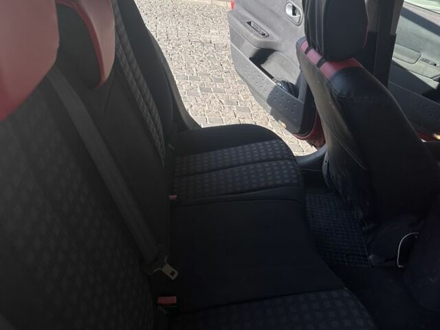 Червоний Рено Меган, об'ємом двигуна 1.6 л та пробігом 243 тис. км за 3600 $, фото 4 на Automoto.ua