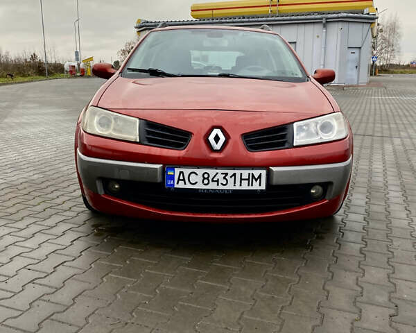 Красный Рено Меган, объемом двигателя 1.6 л и пробегом 209 тыс. км за 4500 $, фото 5 на Automoto.ua