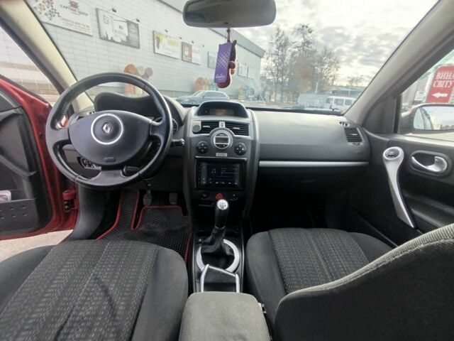 Рено Меган 2006 в Броварах на Automoto.ua Красный Рено Меган, объемом двигателя 1.6 л и пробегом 201 тыс. км за 5300 $, фото 18 на Automoto.ua