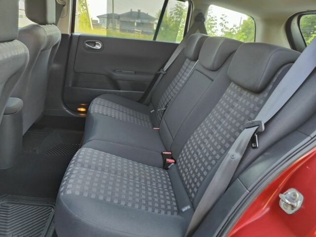 Красный Рено Меган, объемом двигателя 1.6 л и пробегом 108 тыс. км за 5200 $, фото 6 на Automoto.ua