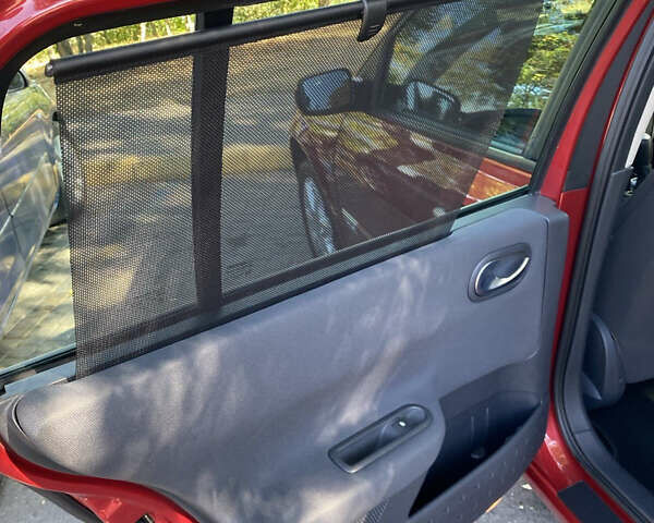 Красный Рено Меган, объемом двигателя 1.6 л и пробегом 195 тыс. км за 5700 $, фото 6 на Automoto.ua