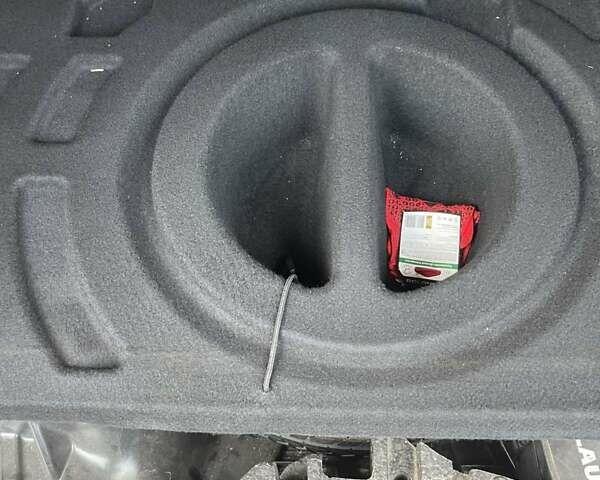 Рено Меган 2006 в Збараже на Automoto.ua Красный Рено Меган, объемом двигателя 1.6 л и пробегом 224 тыс. км за 4800 $, фото 17 на Automoto.ua