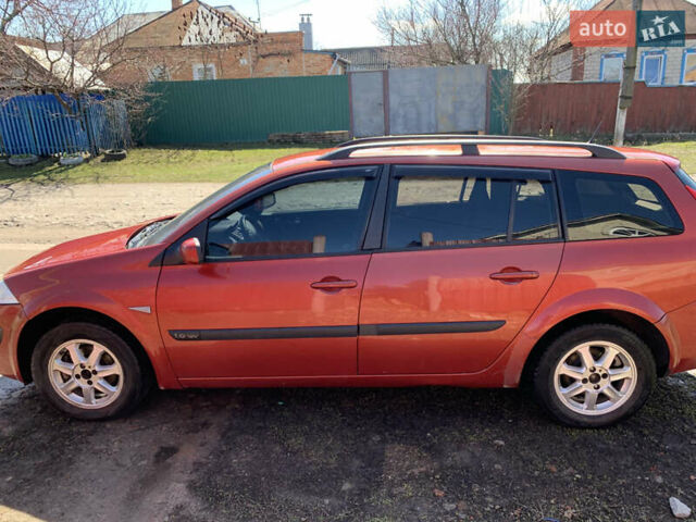 Рено Меган 2006 в Сумах на Automoto.ua Красный Рено Меган, объемом двигателя 1.6 л и пробегом 400 тыс. км за 4000 $, фото 3 на Automoto.ua