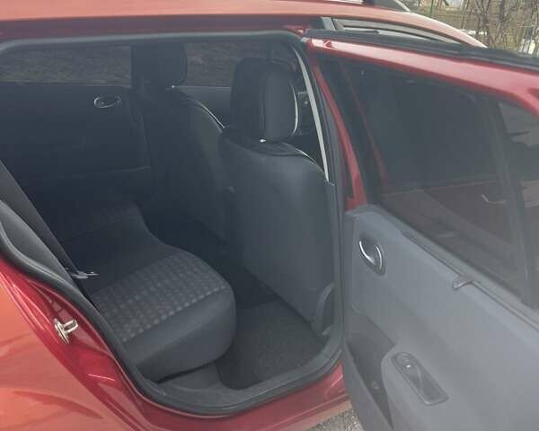 Рено Меган 2006 в Збараже на Automoto.ua Красный Рено Меган, объемом двигателя 1.6 л и пробегом 224 тыс. км за 4800 $, фото 7 на Automoto.ua