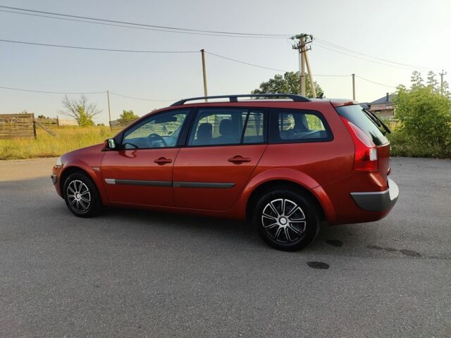 Красный Рено Меган, объемом двигателя 1.6 л и пробегом 108 тыс. км за 5200 $, фото 3 на Automoto.ua