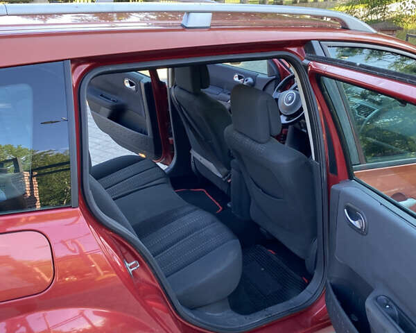 Красный Рено Меган, объемом двигателя 1.6 л и пробегом 280 тыс. км за 4500 $, фото 24 на Automoto.ua