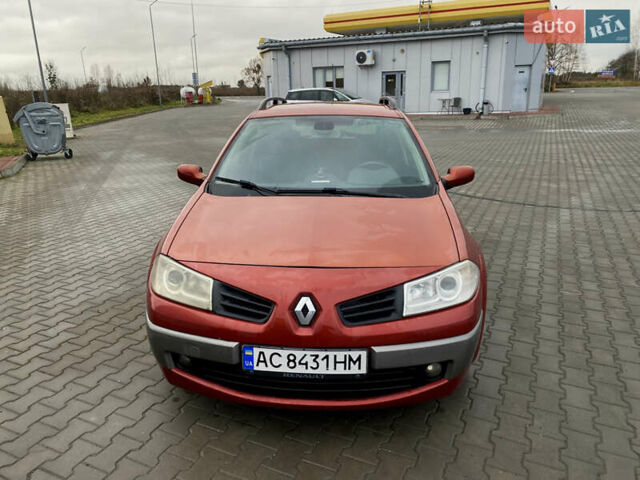 Красный Рено Меган, объемом двигателя 1.6 л и пробегом 209 тыс. км за 4500 $, фото 7 на Automoto.ua