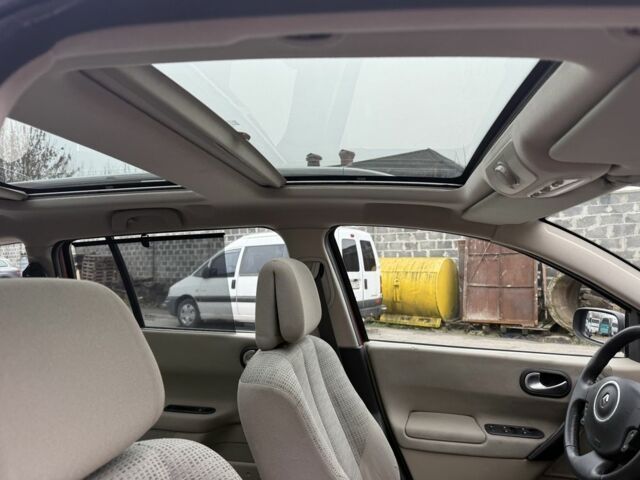 Червоний Рено Меган, об'ємом двигуна 1.6 л та пробігом 195 тис. км за 5000 $, фото 5 на Automoto.ua