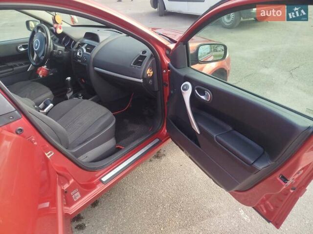 Рено Меган 2006 в Броварах на Automoto.ua Красный Рено Меган, объемом двигателя 1.6 л и пробегом 201 тыс. км за 5300 $, фото 8 на Automoto.ua