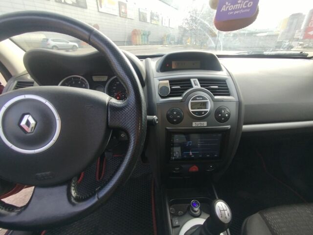 Рено Меган 2006 в Броварах на Automoto.ua Красный Рено Меган, объемом двигателя 1.6 л и пробегом 201 тыс. км за 5300 $, фото 12 на Automoto.ua