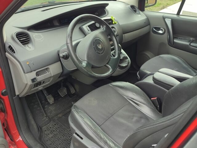 Красный Рено Меган, объемом двигателя 1.39 л и пробегом 234 тыс. км за 4200 $, фото 8 на Automoto.ua