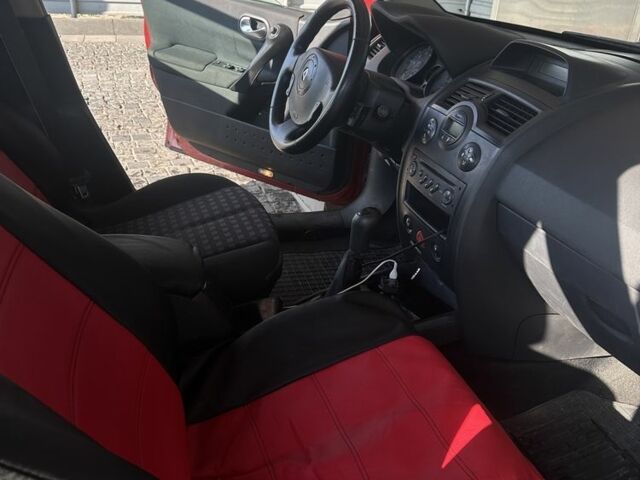 Червоний Рено Меган, об'ємом двигуна 1.6 л та пробігом 243 тис. км за 3600 $, фото 3 на Automoto.ua