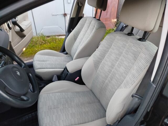 Червоний Рено Меган, об'ємом двигуна 1.6 л та пробігом 194 тис. км за 5000 $, фото 22 на Automoto.ua