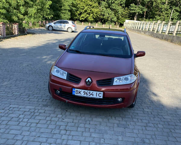 Красный Рено Меган, объемом двигателя 1.6 л и пробегом 280 тыс. км за 4500 $, фото 14 на Automoto.ua