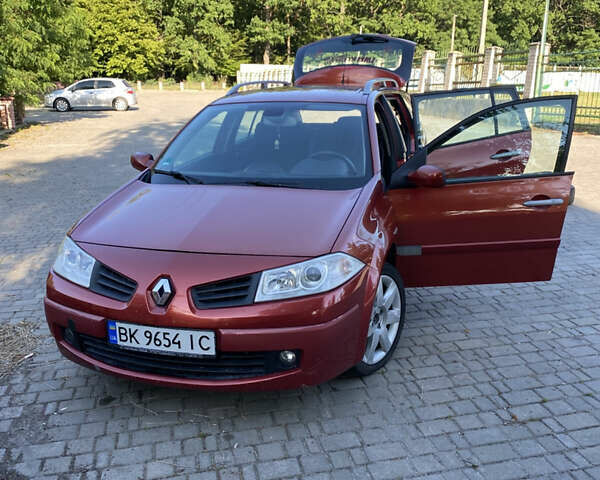 Красный Рено Меган, объемом двигателя 1.6 л и пробегом 280 тыс. км за 4500 $, фото 20 на Automoto.ua