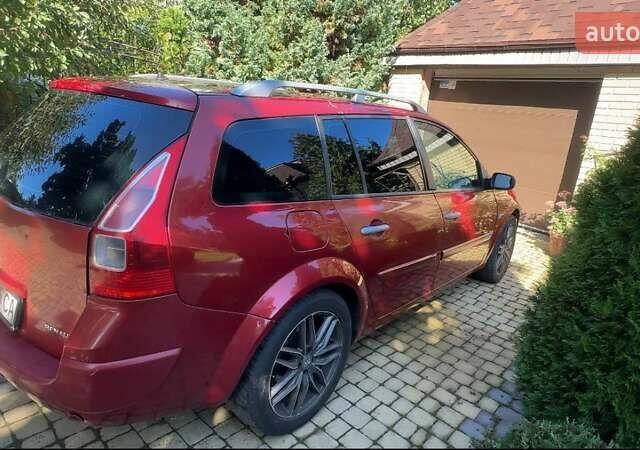 Красный Рено Меган, объемом двигателя 2 л и пробегом 295 тыс. км за 5250 $, фото 3 на Automoto.ua