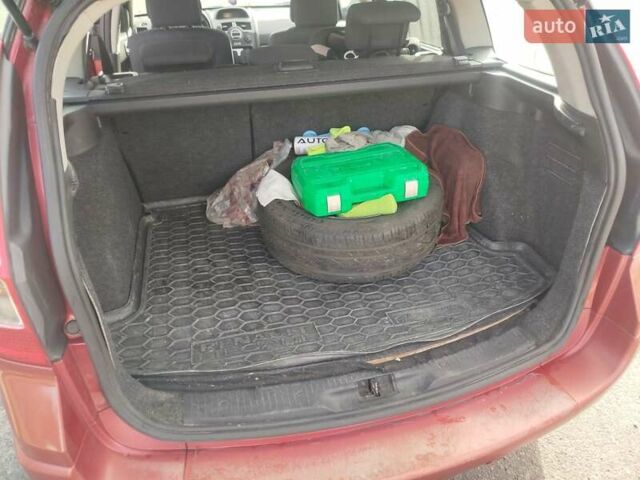 Рено Меган 2006 в Броварах на Automoto.ua Красный Рено Меган, объемом двигателя 1.6 л и пробегом 201 тыс. км за 5300 $, фото 6 на Automoto.ua