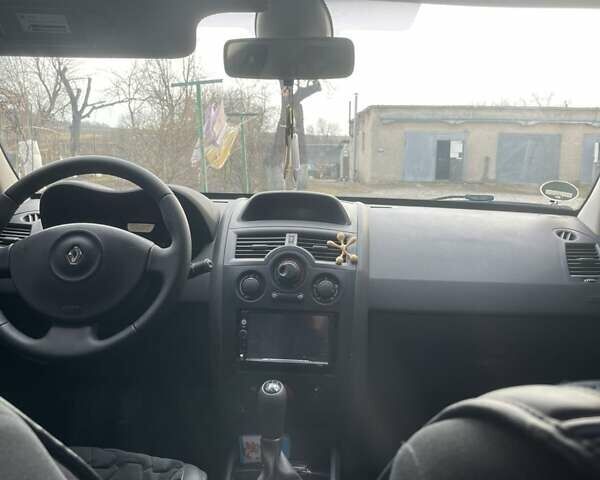 Рено Меган 2006 в Збараже на Automoto.ua Красный Рено Меган, объемом двигателя 1.6 л и пробегом 224 тыс. км за 4800 $, фото 14 на Automoto.ua