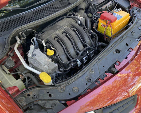 Красный Рено Меган, объемом двигателя 1.6 л и пробегом 195 тыс. км за 5700 $, фото 7 на Automoto.ua