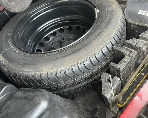 Рено Меган 2006 в Збараже на Automoto.ua Красный Рено Меган, объемом двигателя 1.6 л и пробегом 224 тыс. км за 4800 $, фото 19 на Automoto.ua