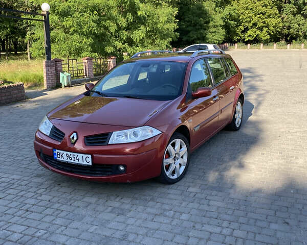 Красный Рено Меган, объемом двигателя 1.6 л и пробегом 280 тыс. км за 4500 $, фото 15 на Automoto.ua