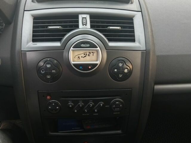 Червоний Рено Меган, об'ємом двигуна 1.6 л та пробігом 288 тис. км за 6000 $, фото 5 на Automoto.ua