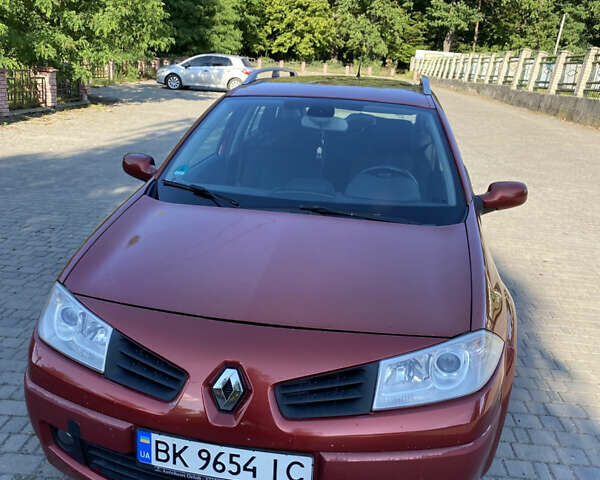 Красный Рено Меган, объемом двигателя 1.6 л и пробегом 280 тыс. км за 4500 $, фото 18 на Automoto.ua