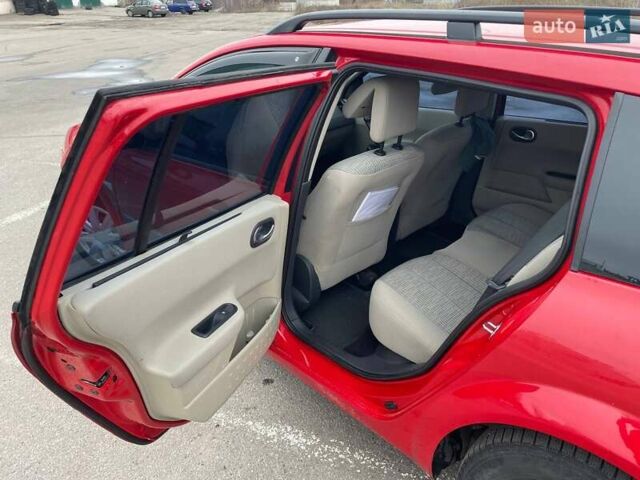 Красный Рено Меган, объемом двигателя 1.6 л и пробегом 265 тыс. км за 5200 $, фото 10 на Automoto.ua