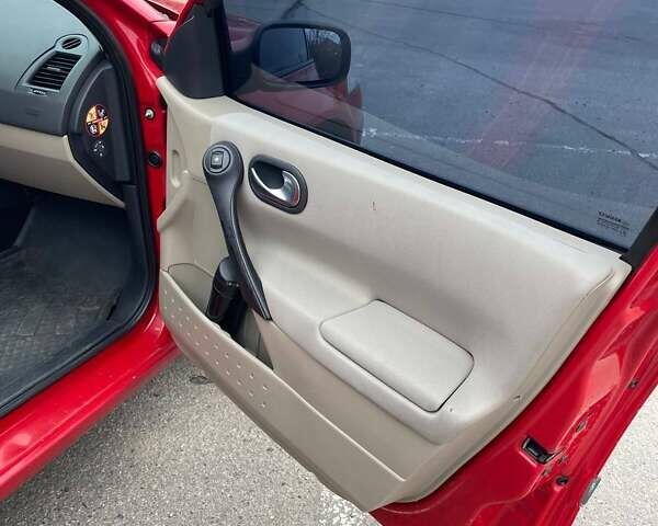 Красный Рено Меган, объемом двигателя 1.6 л и пробегом 265 тыс. км за 5200 $, фото 13 на Automoto.ua