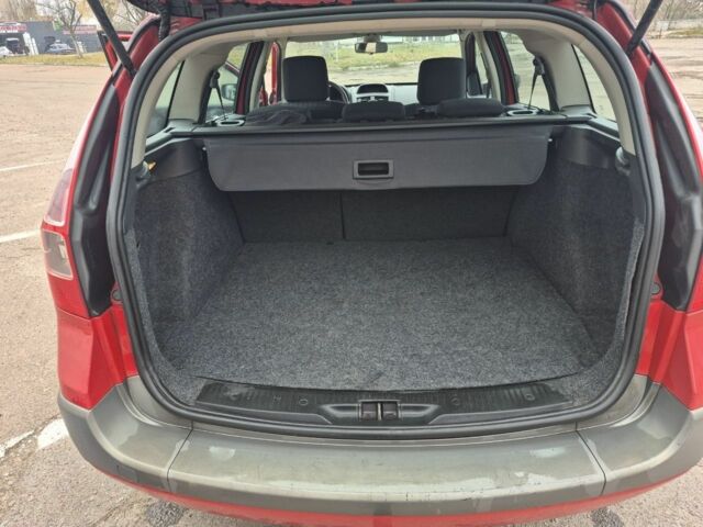 Червоний Рено Меган, об'ємом двигуна 1.6 л та пробігом 186 тис. км за 4999 $, фото 7 на Automoto.ua