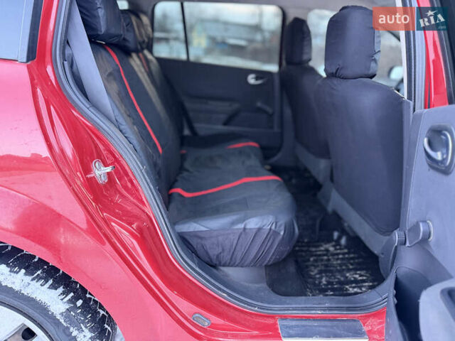 Красный Рено Меган, объемом двигателя 1.6 л и пробегом 244 тыс. км за 4850 $, фото 49 на Automoto.ua