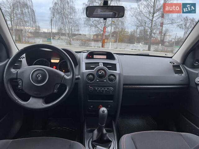 Красный Рено Меган, объемом двигателя 1.6 л и пробегом 201 тыс. км за 5899 $, фото 34 на Automoto.ua