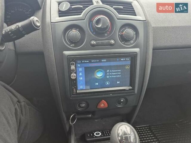 Червоний Рено Меган, об'ємом двигуна 1.6 л та пробігом 186 тис. км за 4999 $, фото 15 на Automoto.ua