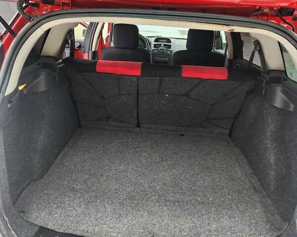 Красный Рено Меган, объемом двигателя 1.6 л и пробегом 300 тыс. км за 3650 $, фото 17 на Automoto.ua