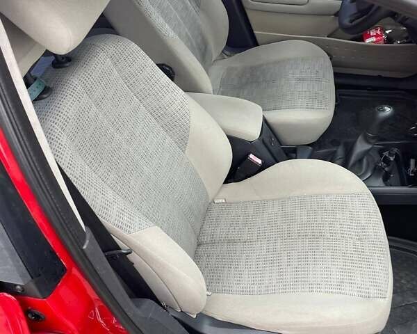 Красный Рено Меган, объемом двигателя 1.6 л и пробегом 265 тыс. км за 5200 $, фото 14 на Automoto.ua