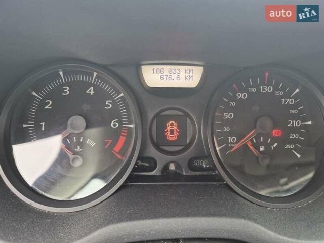 Червоний Рено Меган, об'ємом двигуна 1.6 л та пробігом 186 тис. км за 4999 $, фото 13 на Automoto.ua